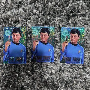 STAR TREK HOLOGRAPHIC BONES MCCOY